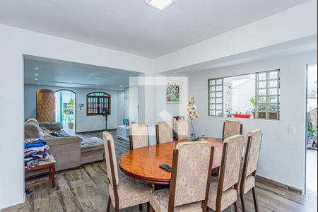 Casa à venda com 230m², 4 quartos e 2 vagasCopa