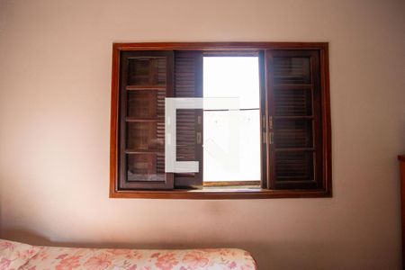 Casa para alugar com 4 quartos, 250m² em Taboão, Diadema