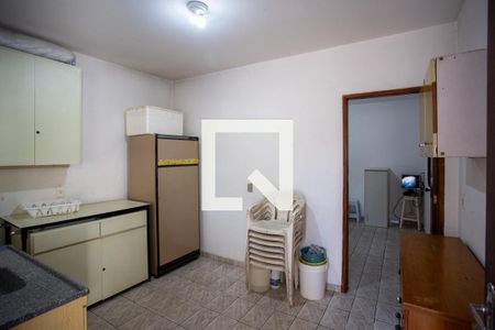 Casa para alugar com 250m², 4 quartos e 2 vagas