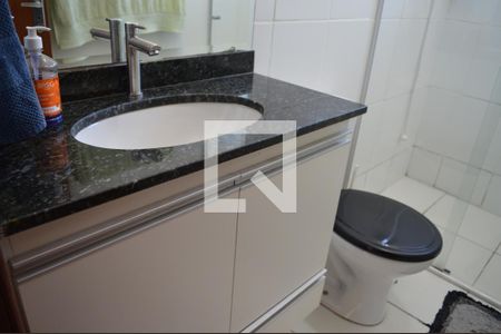 Casa de condomínio à venda com 67m², 2 quartos e 1 vagaBanheiro Social