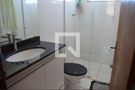 Casa de condomínio à venda com 67m², 2 quartos e 1 vagaBanheiro Social