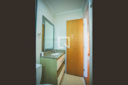 Casa de condomínio para alugar com 130m², 3 quartos e 2 vagasBanheiro Suíte