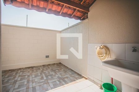 Casa de condomínio para alugar com 130m², 3 quartos e 2 vagasÁrea de Serviço