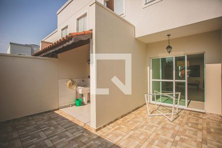 Casa de condomínio para alugar com 130m², 3 quartos e 2 vagasQuintal