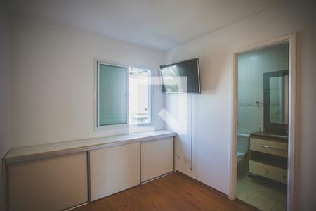 Casa de condomínio para alugar com 130m², 3 quartos e 2 vagasSuíte