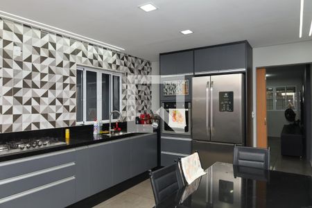 Casa para alugar com 250m², 3 quartos e 2 vagasCozinha 