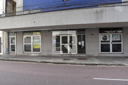 Fachada do prédio de apartamento para alugar com 1 quarto, 54m² em Centro, Curitiba