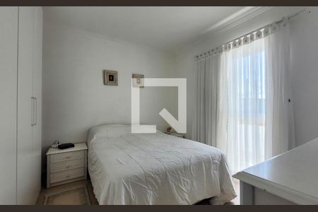 Apartamento à venda com 90m², 3 quartos e 2 vagas Apartamento à venda com 90m², 3 quartos e 2 vagasSuíte
