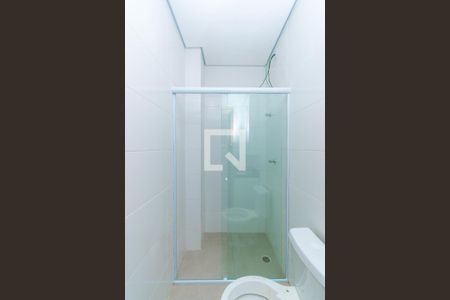 Banheiro de apartamento para alugar com 1 quarto, 28m² em Vila Marieta, São Paulo