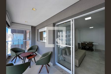 Apartamento para alugar com 69m², 2 quartos e 1 vagaSacada