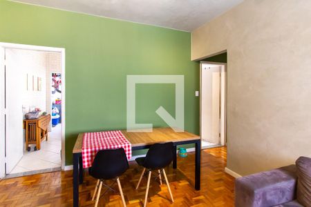 Apartamento à venda com 76m², 2 quartos e 1 vagaSala