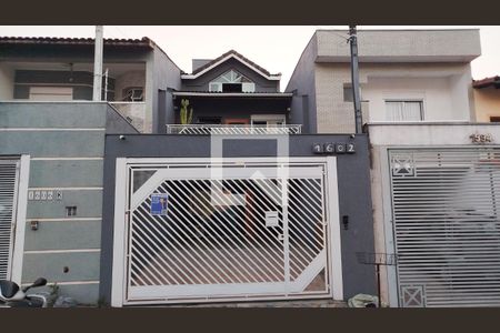 Casa à venda com 184m², 4 quartos e 3 vagasFachada