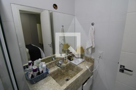 Casa à venda com 174m², 3 quartos e 3 vagasQuarto 3 - Banheiro