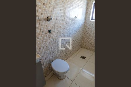 Casa para alugar com 150m², 4 quartos e 2 vagas Casa para alugar com 150m², 4 quartos e 2 vagasBanheiro