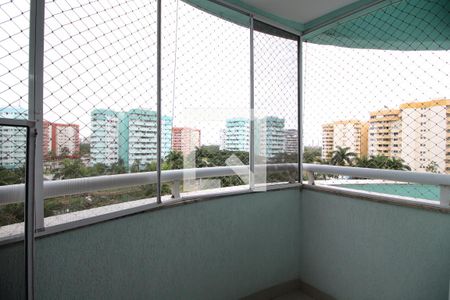 Apartamento à venda com 77m², 2 quartos e 1 vagaQuarto 2 - Varanda da Suíte Principal
