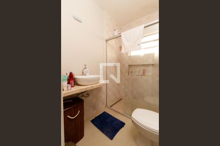 Casa à venda com 180m², 3 quartos e 2 vagasBanheiro 1