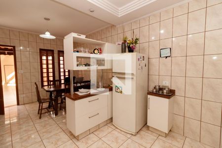 Casa à venda com 180m², 3 quartos e 2 vagasCozinha