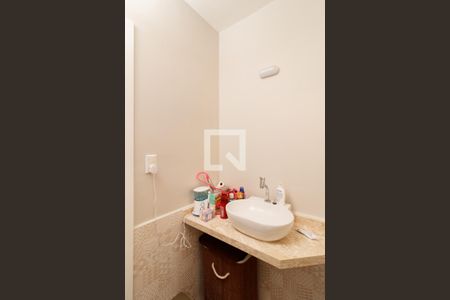 Casa à venda com 180m², 3 quartos e 2 vagasBanheiro 1