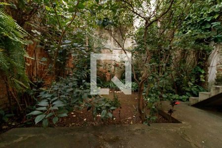 Casa à venda com 360m², 3 quartos e 4 vagas Casa à venda com 360m², 3 quartos e 4 vagasQuintal