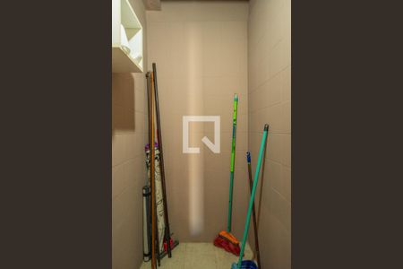 Casa à venda com 300m², 4 quartos e 1 vaga Casa à venda com 300m², 4 quartos e 1 vagaBanheiro 4