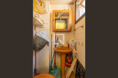 Casa à venda com 300m², 4 quartos e 1 vaga Casa à venda com 300m², 4 quartos e 1 vagaLavabo