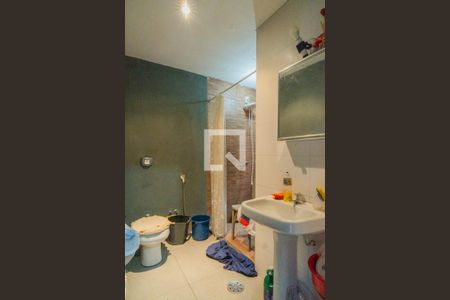 Casa à venda com 300m², 4 quartos e 1 vaga Casa à venda com 300m², 4 quartos e 1 vagaBanheiro 2