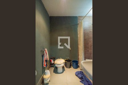 Casa à venda com 300m², 4 quartos e 1 vaga Casa à venda com 300m², 4 quartos e 1 vagaBanheiro 2