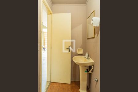 Casa à venda com 300m², 4 quartos e 1 vaga Casa à venda com 300m², 4 quartos e 1 vagaBanheiro 4