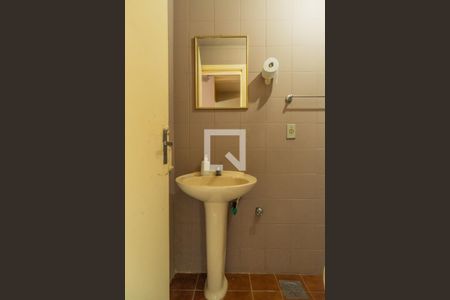 Casa à venda com 300m², 4 quartos e 1 vaga Casa à venda com 300m², 4 quartos e 1 vagaBanheiro 4