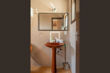 Casa à venda com 300m², 4 quartos e 1 vaga Casa à venda com 300m², 4 quartos e 1 vagaBanheiro 1