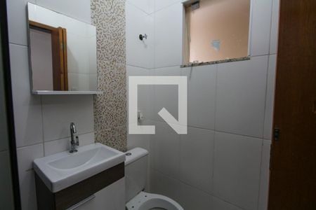 Casa de condomínio à venda com 58m², 2 quartos e 1 vaga Casa de condomínio à venda com 58m², 2 quartos e 1 vagaBanheiro da Suíte 2