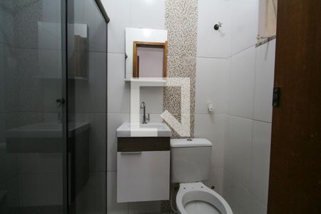 Casa de condomínio à venda com 58m², 2 quartos e 1 vaga Casa de condomínio à venda com 58m², 2 quartos e 1 vagaBanheiro da Suíte 2