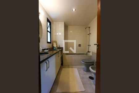 Apartamento à venda com 166m², 3 quartos e 3 vagasBanheiro da Suíte