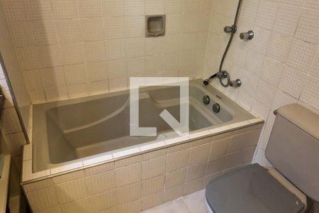 Apartamento à venda com 166m², 3 quartos e 3 vagasBanheiro da Suíte