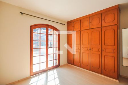 Casa de condomínio para alugar com 160m², 3 quartos e 2 vagasSuíte