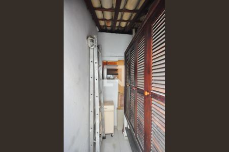 Casa de condomínio para alugar com 160m², 3 quartos e 2 vagasDepósito