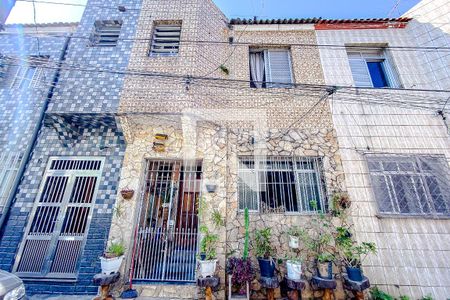 Casa à venda com 70m², 4 quartos e 1 vagaFachada