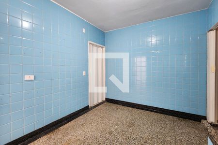 Casa à venda com 194m², 4 quartos e 2 vagas Casa à venda com 194m², 4 quartos e 2 vagasCozinha