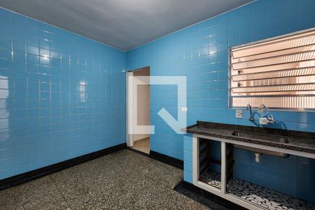 Casa à venda com 194m², 4 quartos e 2 vagas Casa à venda com 194m², 4 quartos e 2 vagasCozinha