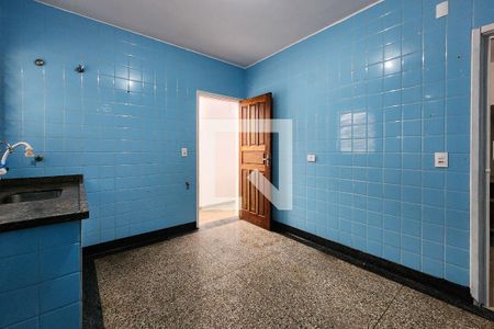 Casa à venda com 194m², 4 quartos e 2 vagas Casa à venda com 194m², 4 quartos e 2 vagasCozinha