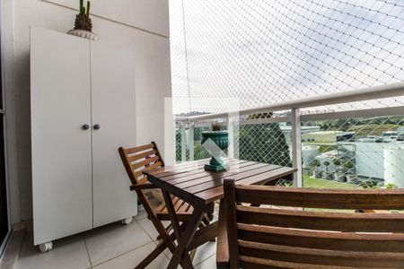 Apartamento à venda com 92m², 2 quartos e 2 vagasVaranda