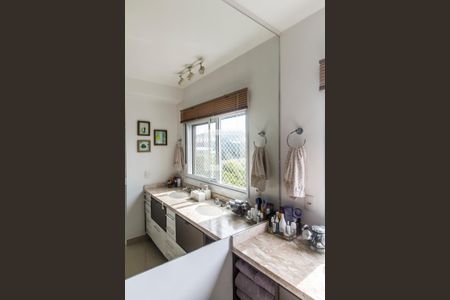 Apartamento à venda com 92m², 2 quartos e 2 vagasDetalhe do Banheiro da Suite