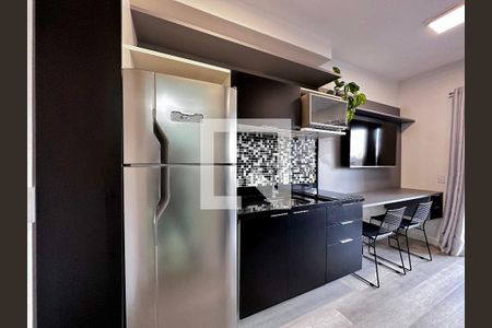 Cozinha de kitnet/studio para alugar com 1 quarto, 25m² em Jardim das Acácias, São Paulo
