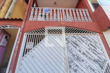 Casa à venda com 115m², 2 quartos e 1 vagaFachada