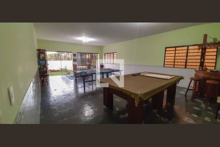 Casa para alugar com 380m², 4 quartos e 4 vagas Casa para alugar com 380m², 4 quartos e 4 vagasSalão de Jogos