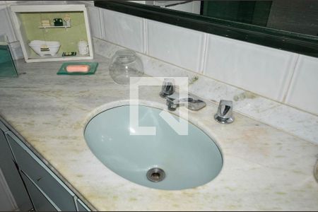 Apartamento à venda com 118m², 3 quartos e 1 vaga Apartamento à venda com 118m², 3 quartos e 1 vagaBanheiro da Suíte