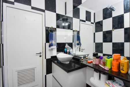 Casa à venda com 97m², 4 quartos e 2 vagasBanheiro