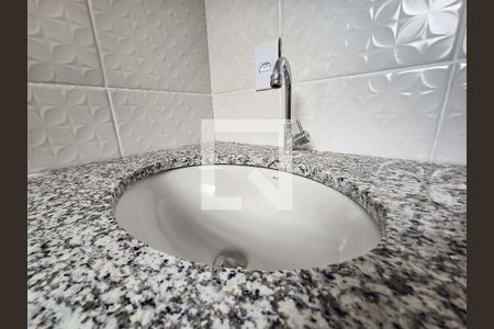 Apartamento para alugar com 80m², 2 quartos e sem vagaBanheiro