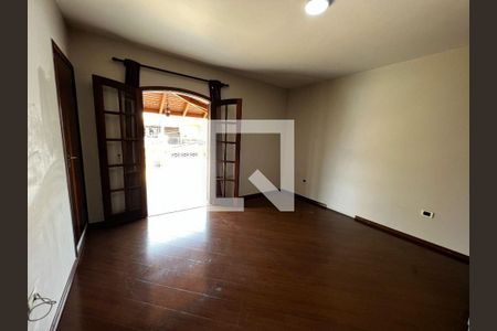 Casa à venda com 250m², 3 quartos e 3 vagas