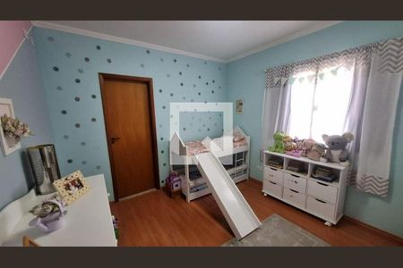 Casa à venda com 3 quartos, 184m² em Parque Maria Domitila, São Paulo